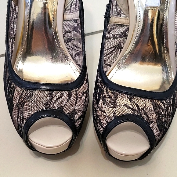 Jennifer Lopez Lace Peep-Toe Stiletto Heels! 7 - Picture 14 of 15